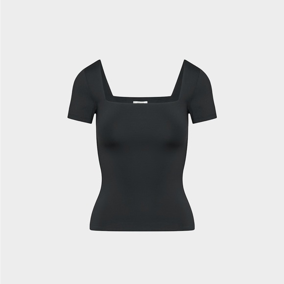 NWT aritzia contour square neck hip top medium in black - Picture 1 of 4